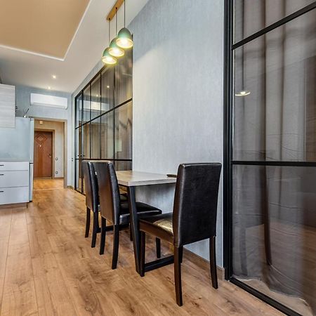 Sea Symphony Wood Style Apartment Odessa Extérieur photo