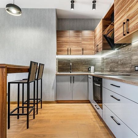 Sea Symphony Wood Style Apartment Odessa Extérieur photo