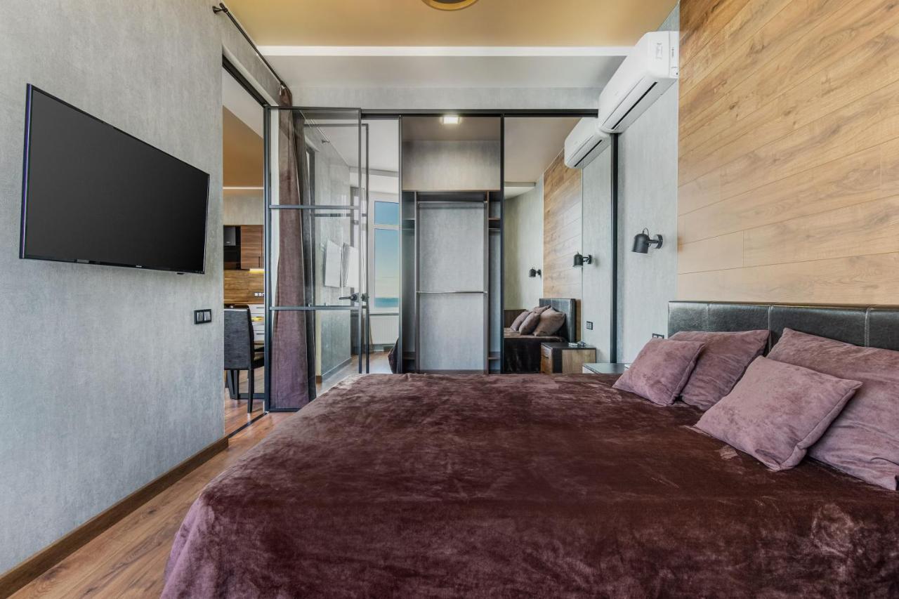 Sea Symphony Wood Style Apartment Odessa Extérieur photo