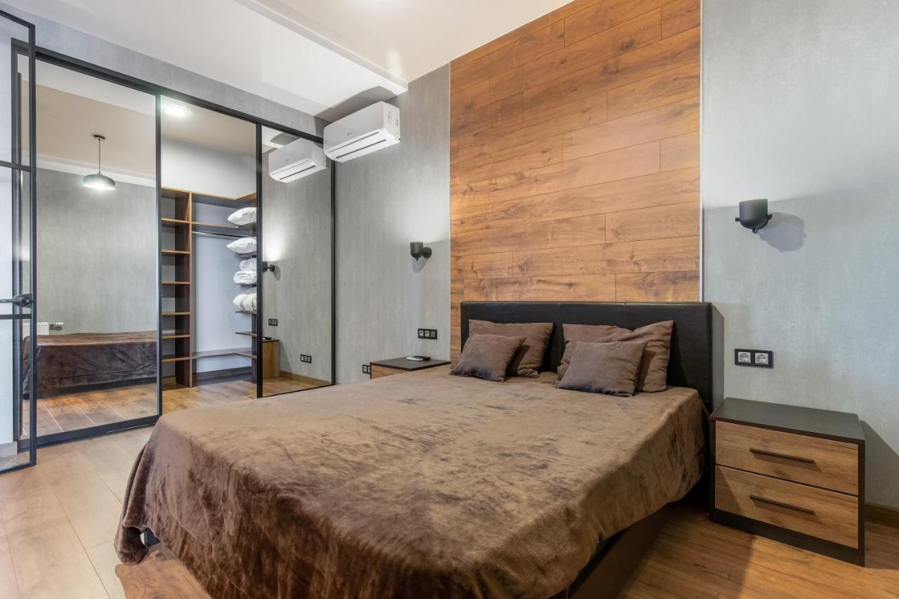 Sea Symphony Wood Style Apartment Odessa Extérieur photo